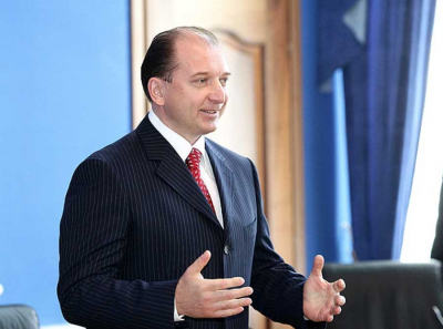 Золотые мальчики: как в коллекции связей Артякова затесался сын миллиардера Халилова?