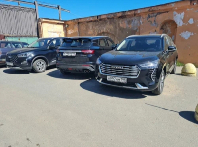 ООО &laquo;Напрокат78&raquo; арендует автомобили у семейного клана