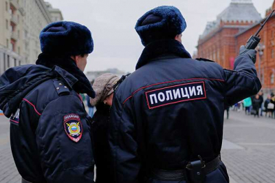 В Самаре группа мужчин атаковала водителя прямо на дороге — возбуждено дело о нападении