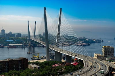 Сестра осужденного за вымогательство у участников СВО наводит порядок в ЖК Атлантис по-понятиям