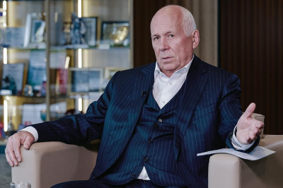 Дмитрий Клеточкин, партнёр крупной юрфирмы, помогает следствию найти маршруты денег Василия Думы и его просьб