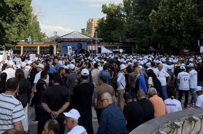 В Ереване после акции в поддержку бизнесмена Самвела Карапетяна задержаны более 300 человек
