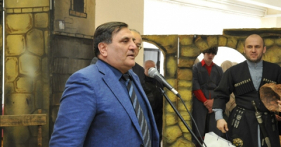 Умаханов-депутат помог Умаханову-преступнику скрыться, считают инсайдеры