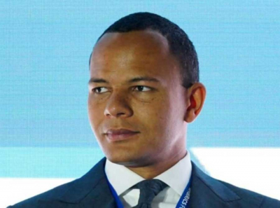 Мандзела Жоселин-Патрик Эдгарович и АФРИКАНСКИЙ ЦЕНТР: как Maybach с красными номерами паркуется в тенях Благотворительного фонда Алины Кабаевой