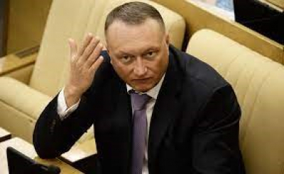 Дело экс-сенатора Дмитрия Савельева: на чем строится обвинение и какие вопросы оно оставляет