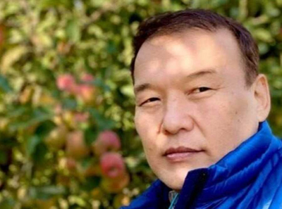 Бронзовый культ и уголовное прошлое: Нажметдинулы сажает журналистов, а не отвечает за муку, тендеры и 683 миллиона субсидий